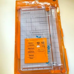 Paper cutter